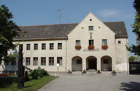 Iskola